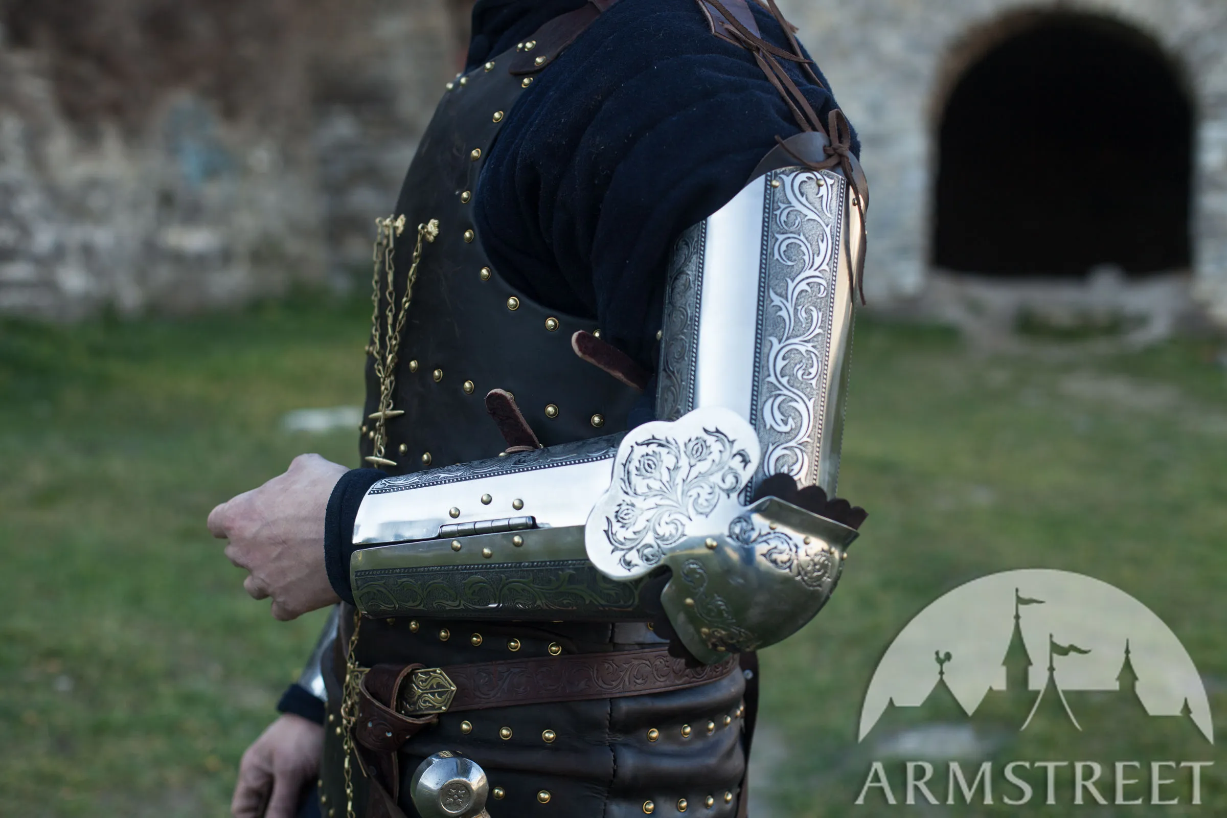 Arm Armor “Knight of Fortune”