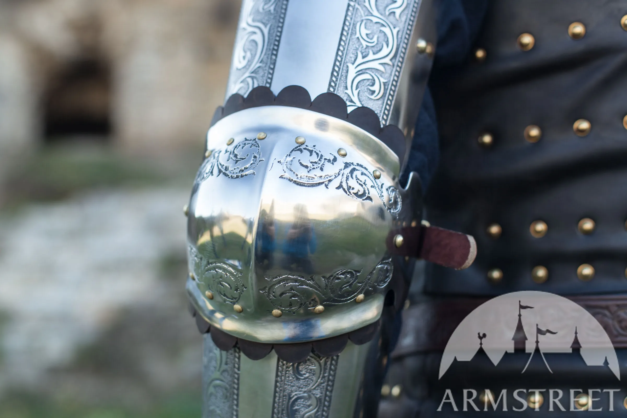 Arm Armor “Knight of Fortune”