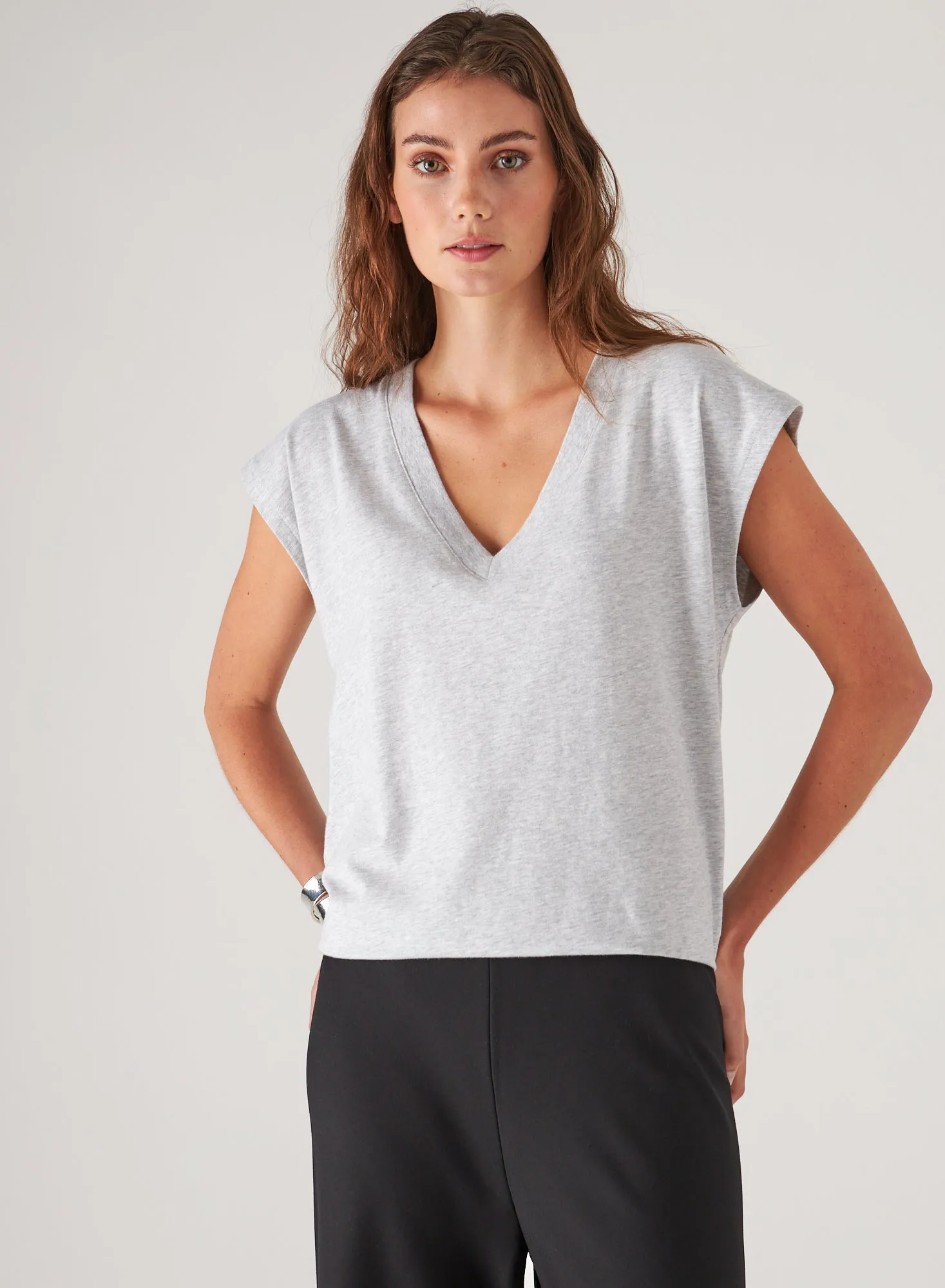 PIMA COTTON STRETCH DOLMAN V-NECK T-SHIRT