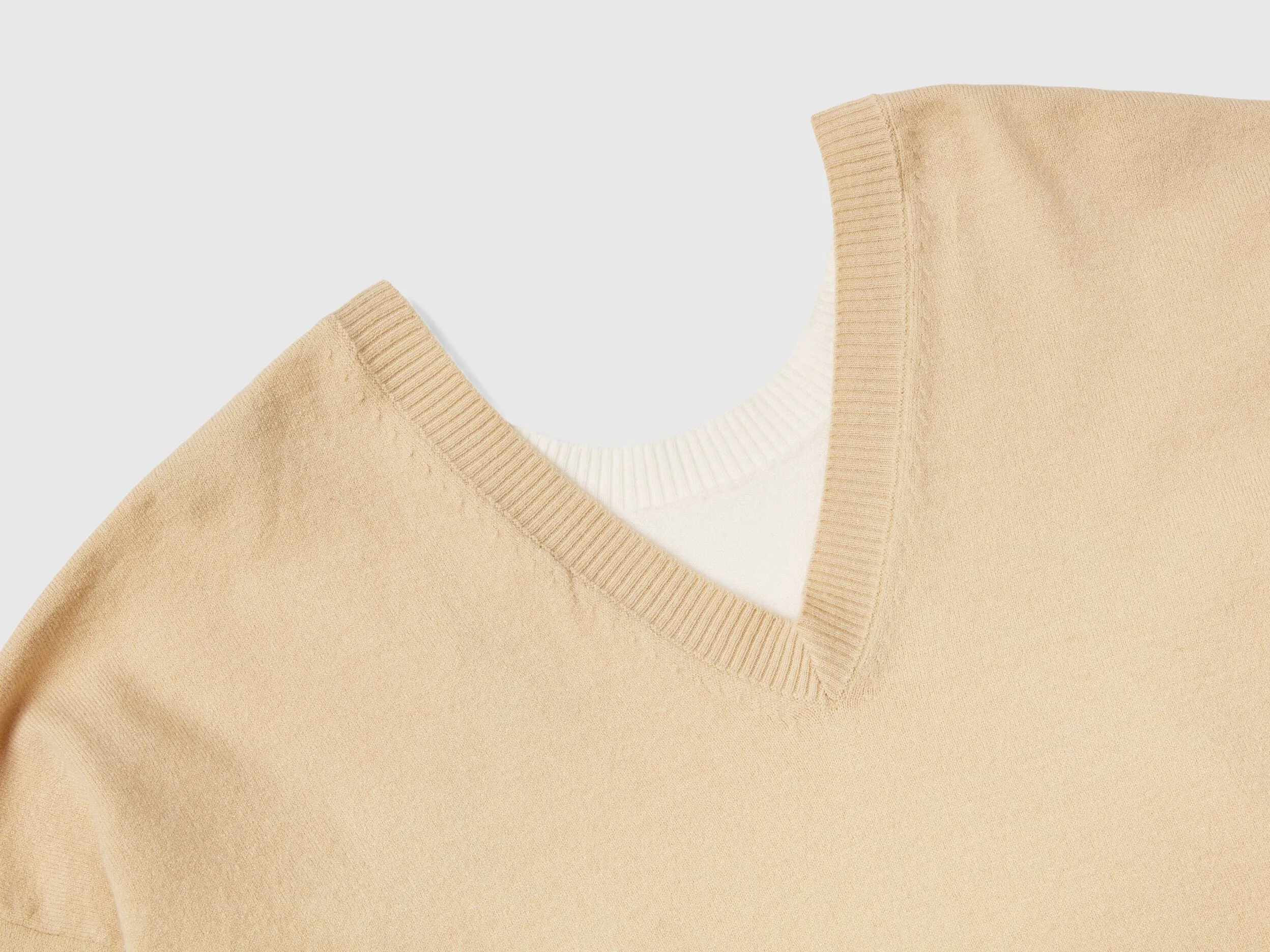 Viscose blend sweater - Creamy White | Benetton